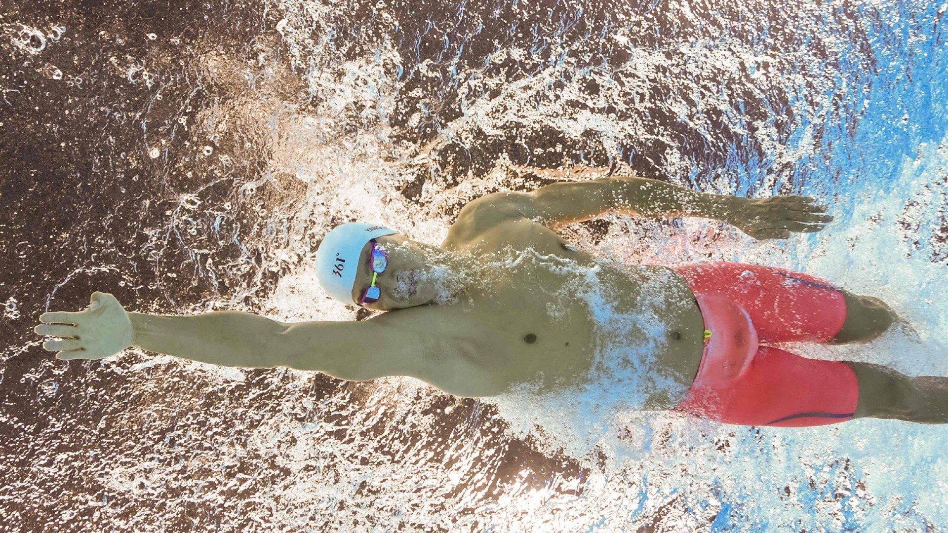 莱万火力全开！27球3助领衔五大联赛，跻身赛季30+参与进球精英俱乐部