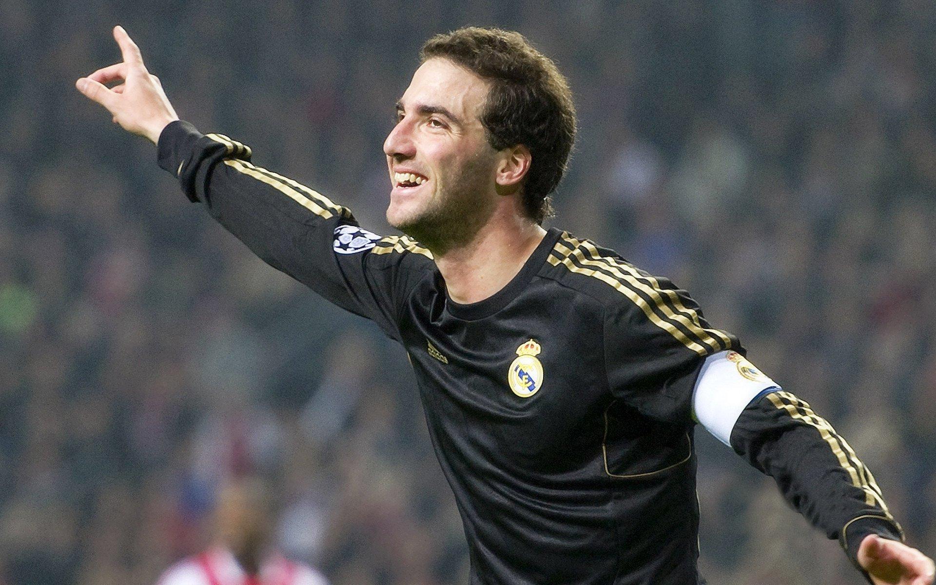 观察｜膝伤阴影笼罩费城，恩比德伤情成谜，76人季后赛前景蒙尘