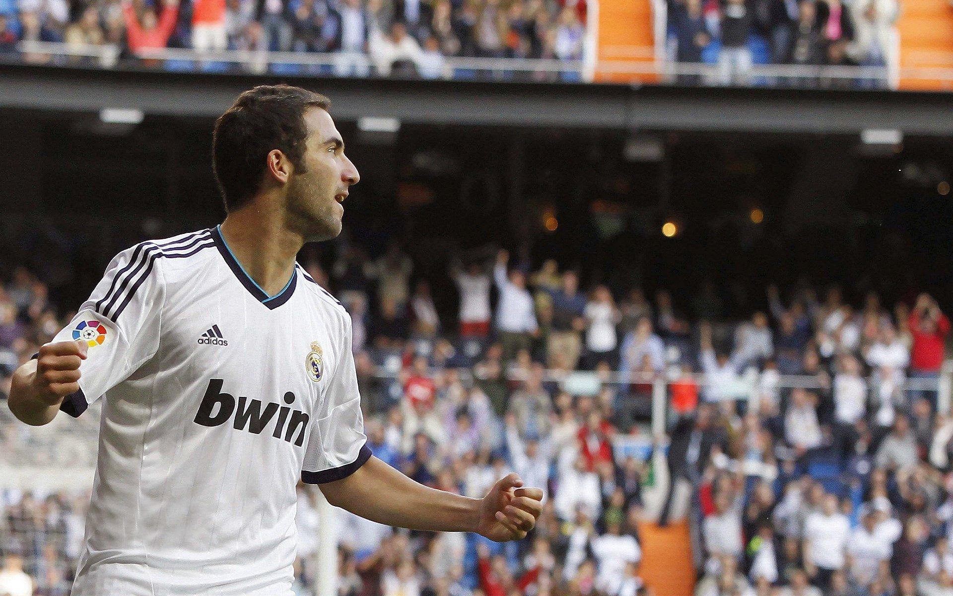 打破刻板印象，45岁女裁判的美丽与挑战